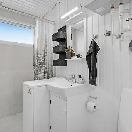 3 Bedroom Beautiful In * Hemmet