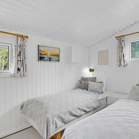 3 Bedroom Beautiful In Casa de Férias