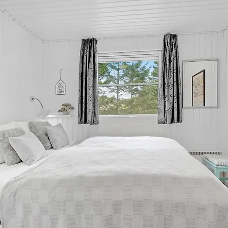 Ferienhaus 3 Bedroom Beautiful In Hemmet